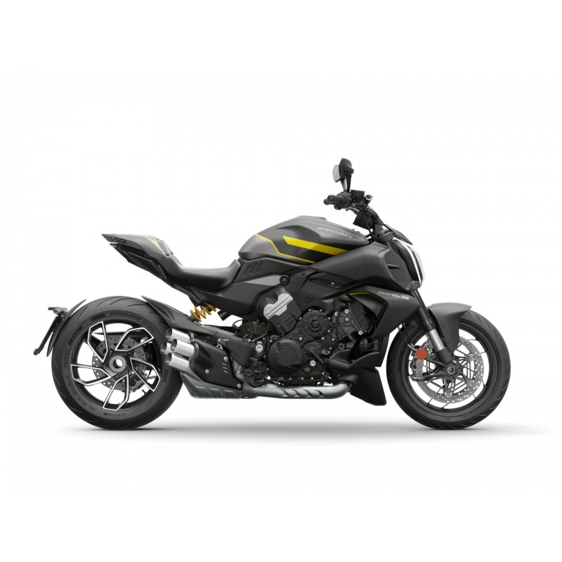 DUCATI_DIAVEL_V4_MY25_02.jpg